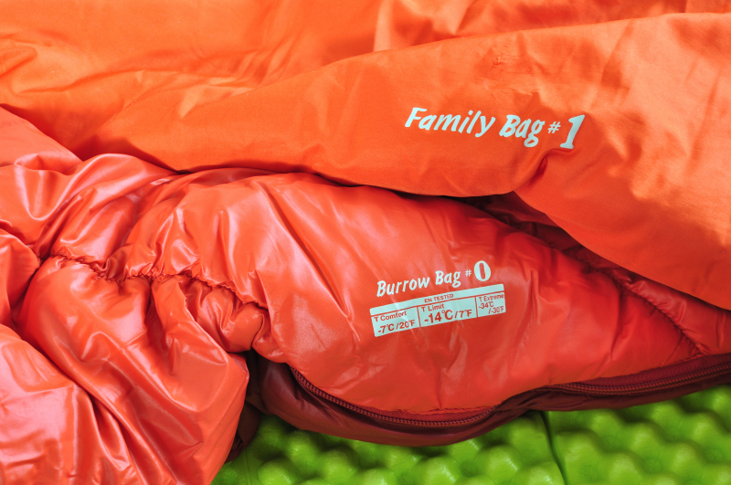 冬の寝袋 オートキャンプには化繊がオススメ ２万円以下で買える実力派の冬用化繊シュラフ3選 テントトリップ