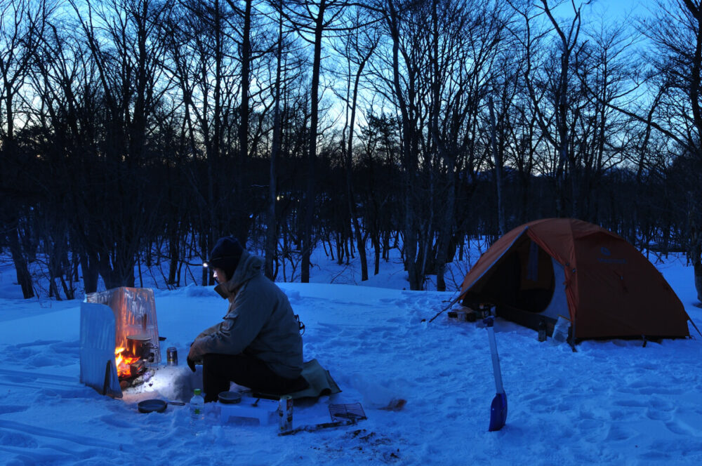 18 暖房なし 極寒雪中キャンプでのウェアと寝床 ユニクロ ワークマンの底力を体感した テントトリップ